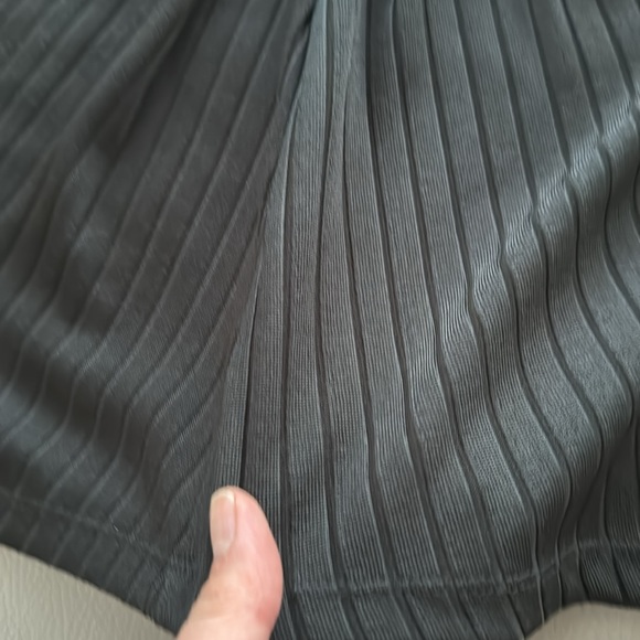 Club Monaco front twist top long sleeve - Picture 7 of 8